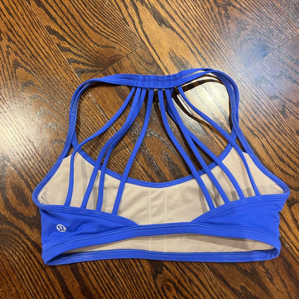 Lululemon sports bra